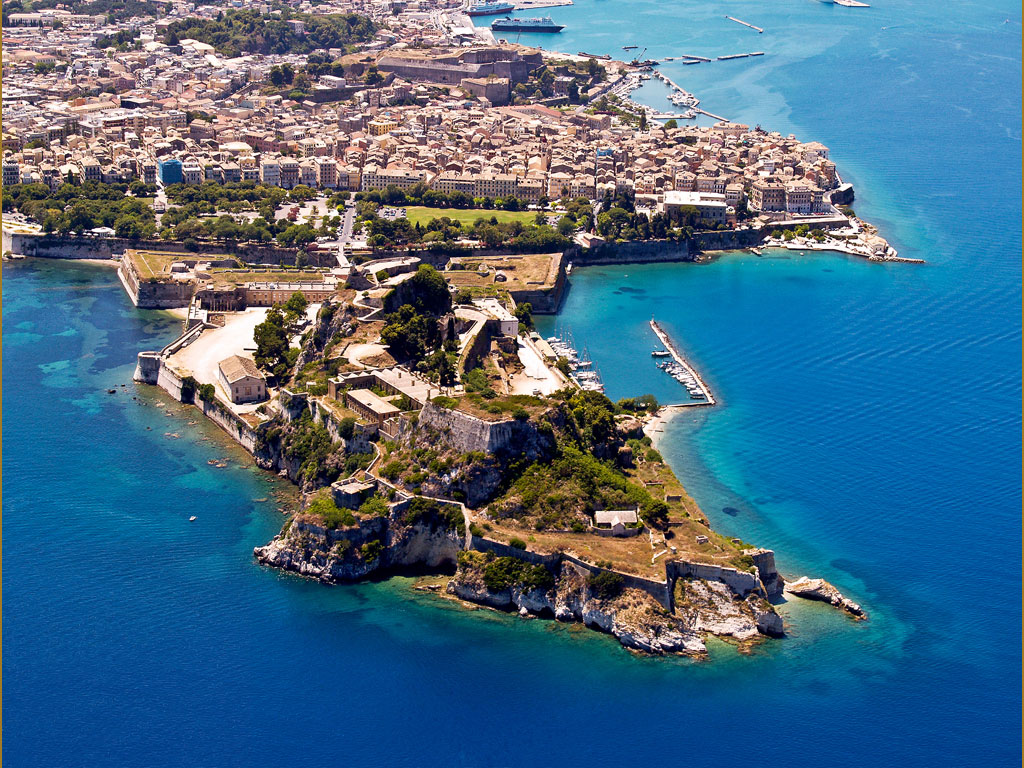 оld-fortress-in-сorfu-greece-aerial-view